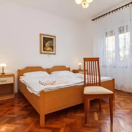 Apartment Spacious Pula